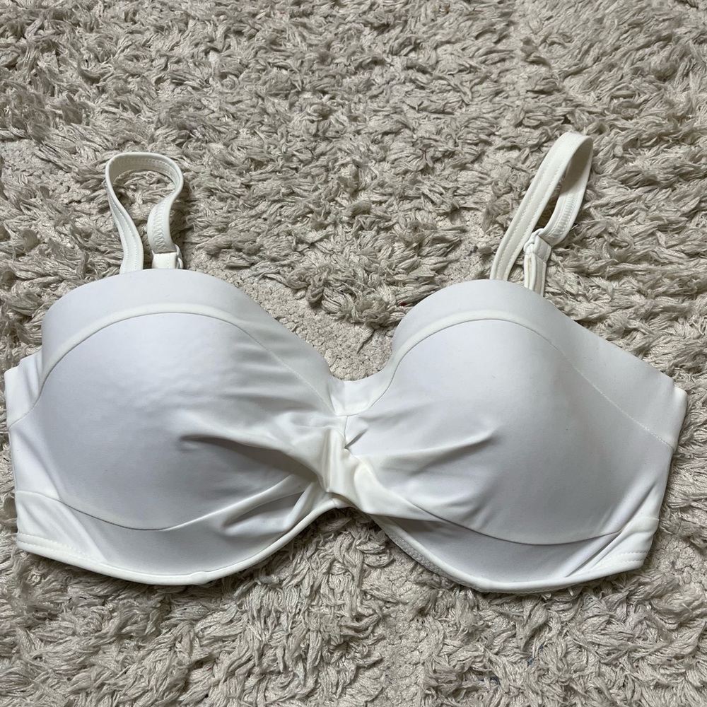 White underwire bikini top from Venus